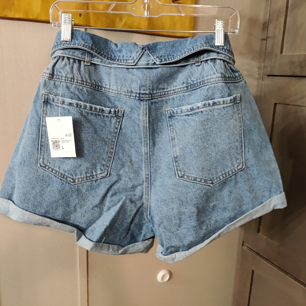 NWT Denim Belted Fold over Belted Shorts - Picture 3 of 5